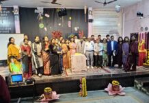 क्षितिज लिटरेरी ऑर्गनाइजेशन द्वारा भोपाल में आयोजित क्षितिज मीटअप में नवोदित कवियों ने अपनी प्रतिभा दिखाई