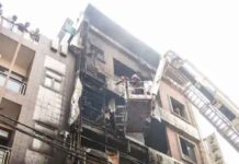 दिल्ली में 4 मंजिला बिल्डिंग में आग, 9 मौतें:इनमें 3 लड़कियां; दमकल ने 10 लोगों का रेक्स्यू किया, दो ने छलांग लगाकर जान बचाई