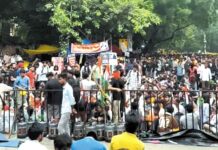CJP का प्रदर्शन, दिल्ली के 16 मेट्रो स्टेशन बंद:बंगाल से 2 हजार CRPF जवान एयरलिफ्ट किए गए; कॉकरोच पार्टी बोली- सरकार बात करने आए