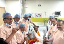 सोनम वांगचुक की भूख हड़ताल 27वें दिन खत्म : नड्डा ने जूस पिलाया, वांगचुक बोले- तीन मांगों पर लिखित आश्वासन मिला, इनमें प्रधान का इस्तीफा शामिल नहीं