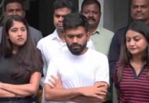 अभिजीत दीपके बोले- पॉलिटिकल पार्टी नहीं बनाएंगे:कॉकरोच जनता पार्टी प्रेशर ग्रुप की तरह काम करेगी, देश को जन-आंदोलन की जरूरत